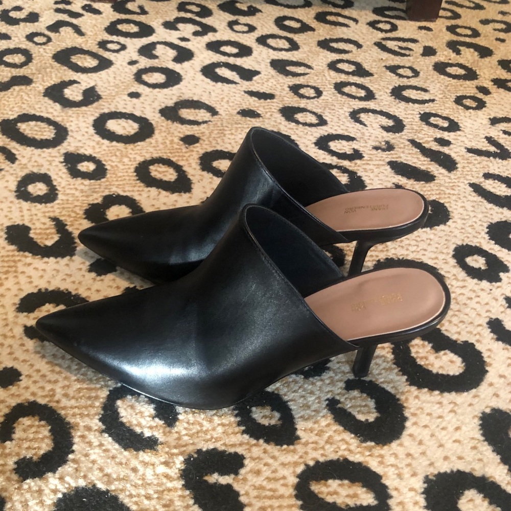 Diane Von Furstenberg DVF black leather Mule heels